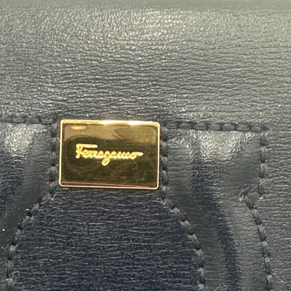 NIB Ferragamo Bifold Wallet - Picture 5 of 11